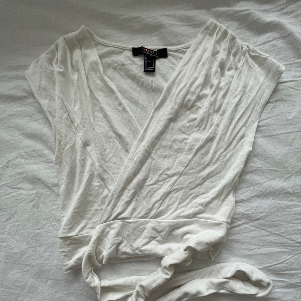 FOREVER21 White wrap top | Women’s Size Small